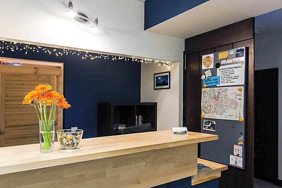 Hello Hostel & Apartments