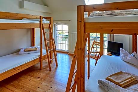 Quadruple Room with Private Bathroom