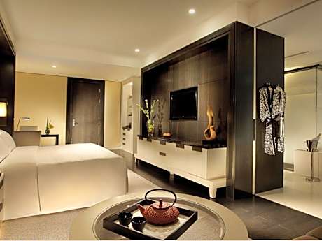 Premier Riverside Retreat