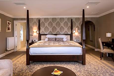 Four Poster Suite