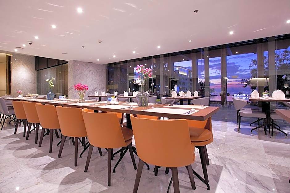 Balcony Seaside Sriracha Hotel & Serviced Apartments