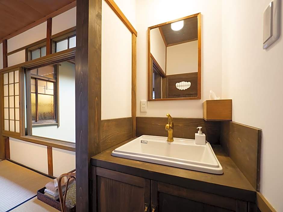 Inase Otsu Machiya Bed and Breakfast