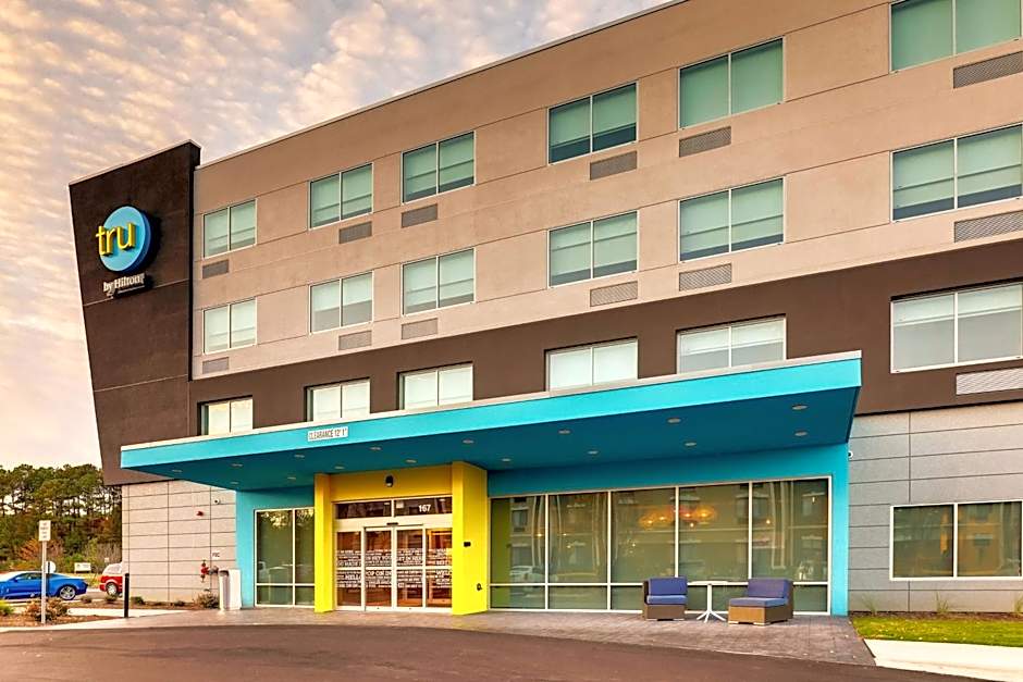 Tru by Hilton Smithfield I-95