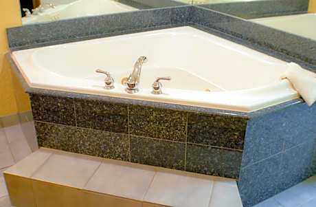 King Suite with Spa Bath