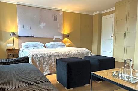 Double Room with Balcony and Lake View