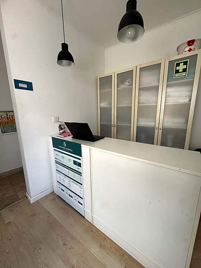 70's Hostel
