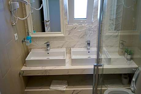 Limani Luxury Apartment Beachfront 1