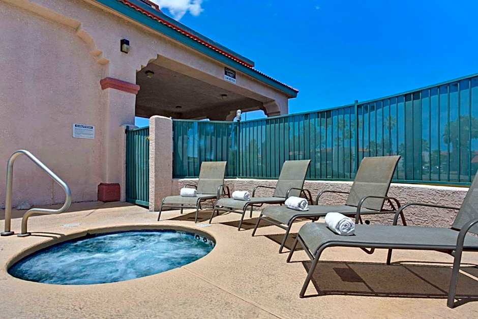 Super 8 by Wyndham Tucson Downtown Convention Center