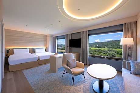 Twin Suite with Two Twin Beds and River View
