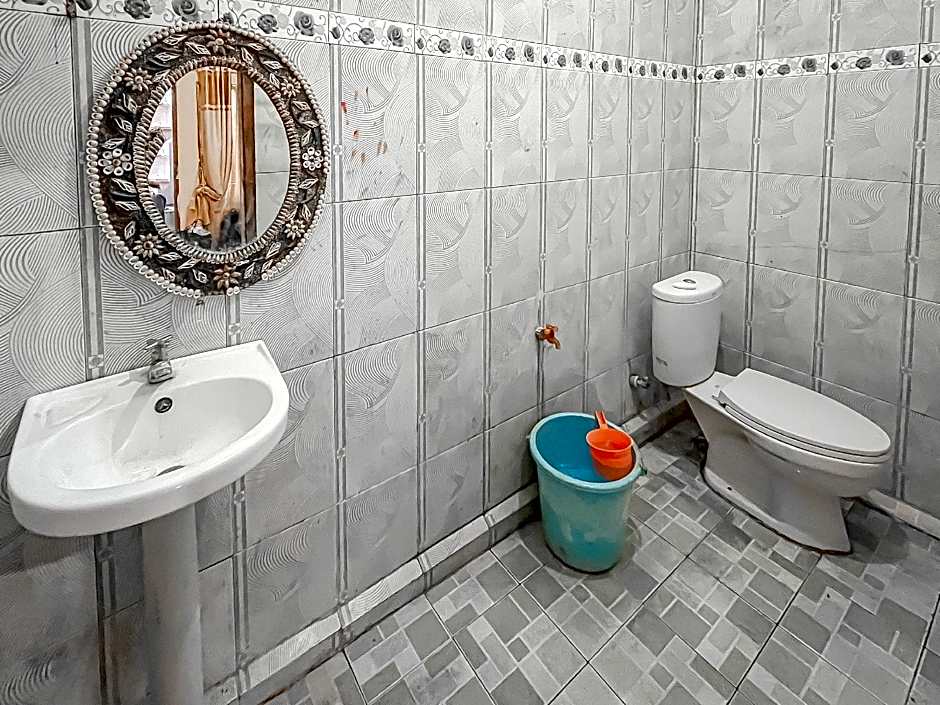 Penginapan Diar near Pantai Santolo Mitra RedDoorz