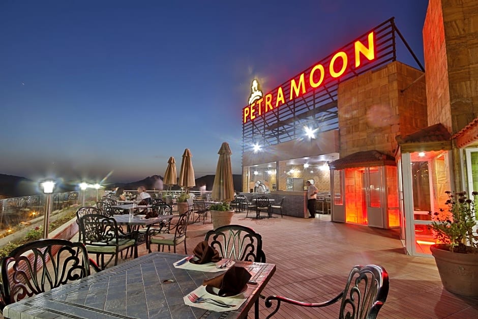 Petra Moon Hotel
