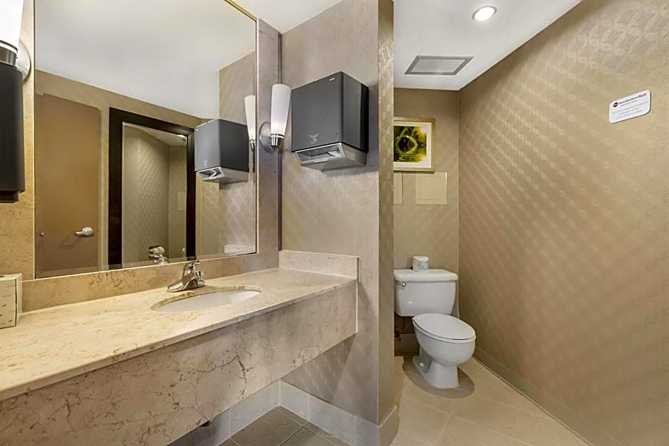 Best Western Plus Waterfront Hotel