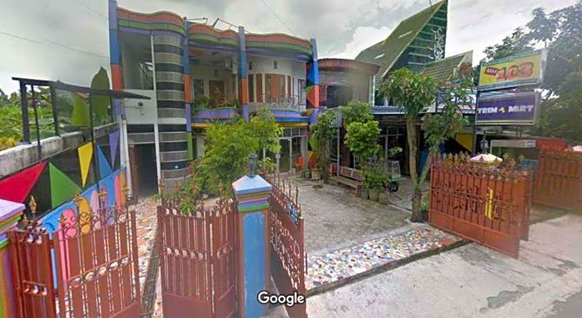 OYO 91601 Double-Degree Syariah (Female & Family)