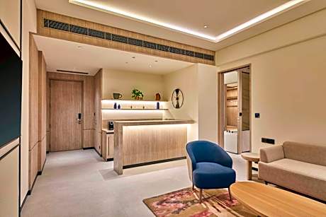 Premium King Suite - Lounge Access