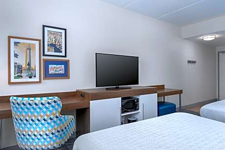 Queen Room with Two Queen Beds - Non-Smoking