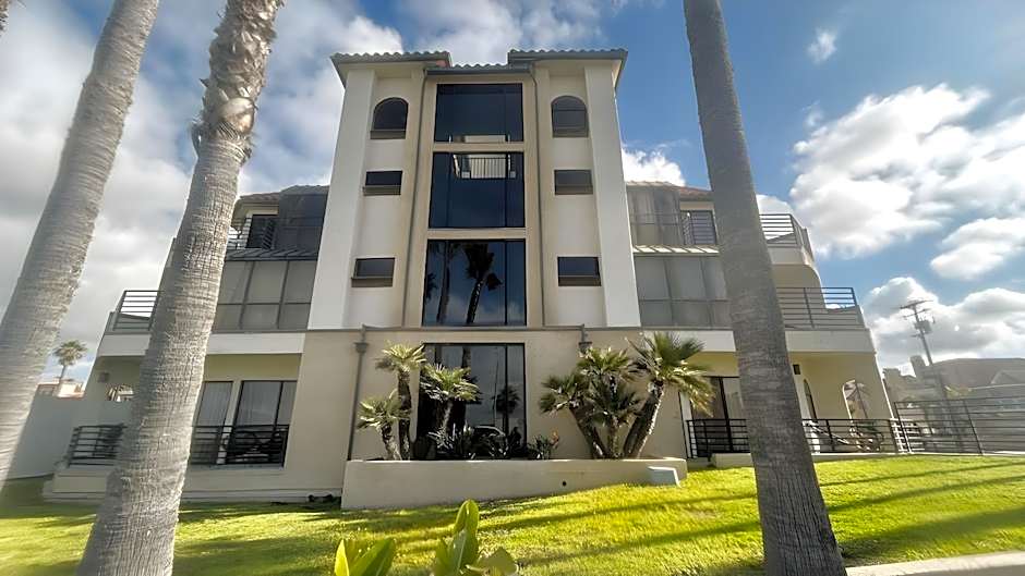 HUNTINGTON BEACH INN
