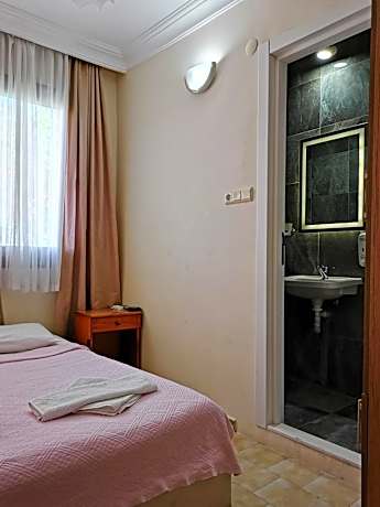 Economy Quadruple Room