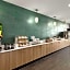 La Quinta Inn & Suites by Wyndham San Antonio Seaworld LAFB
