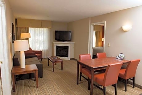 1 Queen Bed and 2 Double Beds Two-Bedroom Suite Non-Smoking