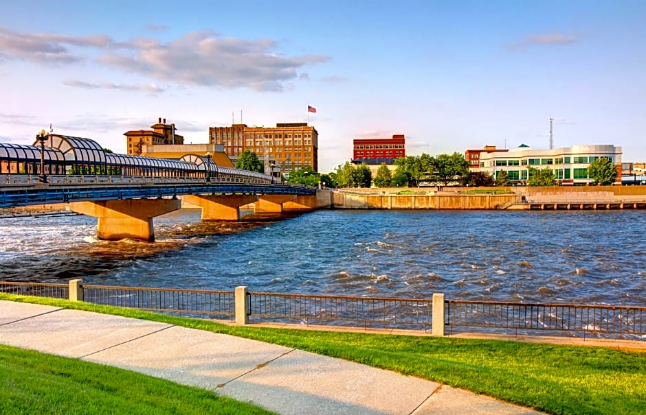 Holiday Inn & Suites Cedar Falls-Waterloo Event Ctr By IHG