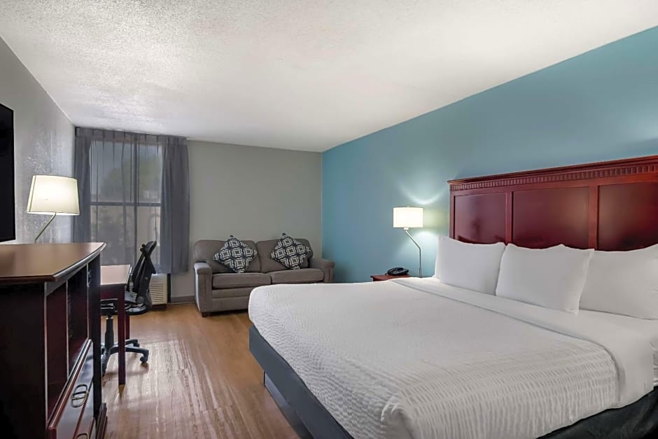 Clarion Inn And Suites Grand Rapids