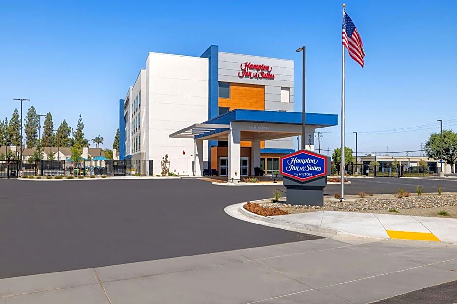 Hampton Inn & Suites Bakersfield Central