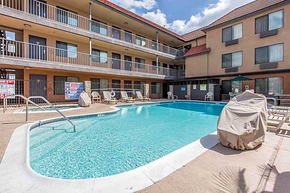 Quality Inn & Suites Bell Gardens-Los Angeles