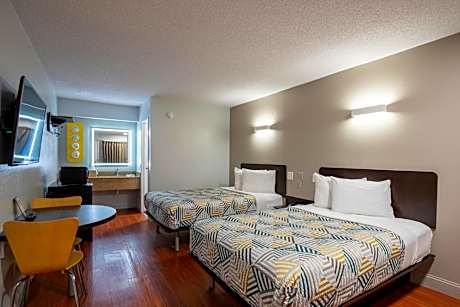 Deluxe Quadruple Room - Non-Smoking