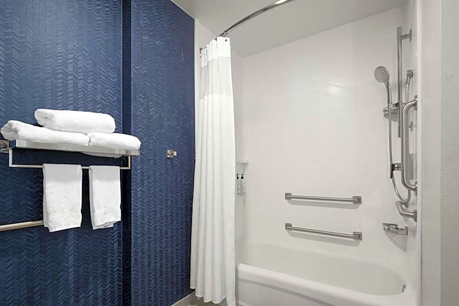 Fairfield Inn & Suites by Marriott Newark Liberty International Airport