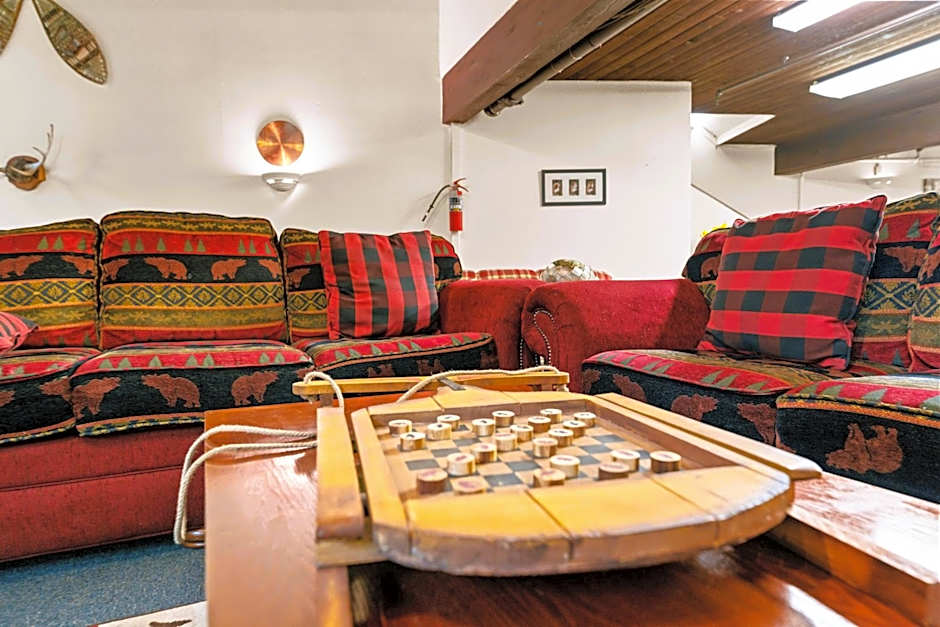 Evergreen Valley Inn