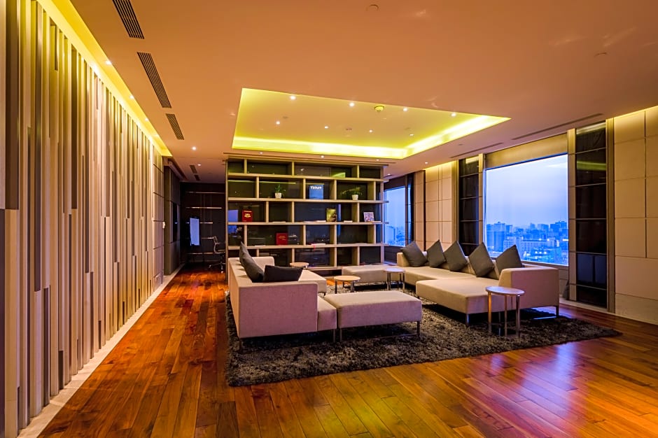 Photo 1 of 4 of Club Premium