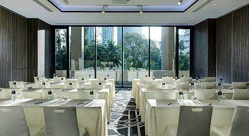 Bliston Suwan Parkview Hotel