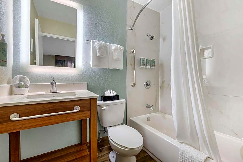 Best Western Carlsbad by the Sea