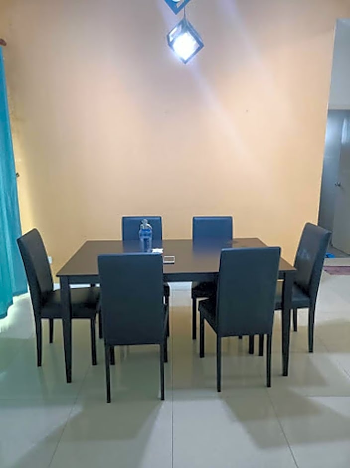 OYO HOME 90768 Flo Inn Motel