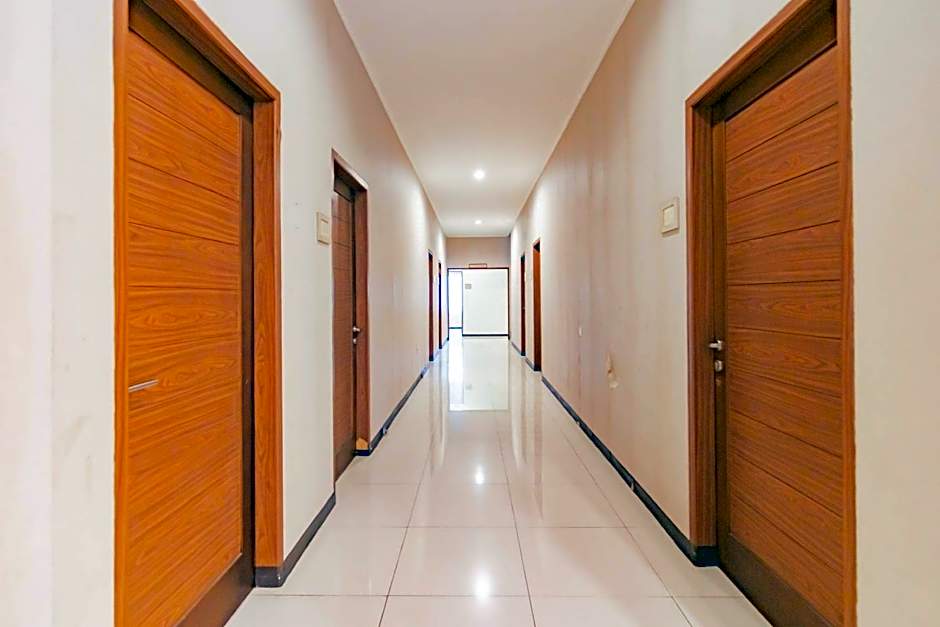 RedDoorz near Lembang Park & Zoo 2