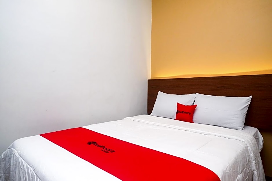 RedDoorz near Tentrem Mall Semarang