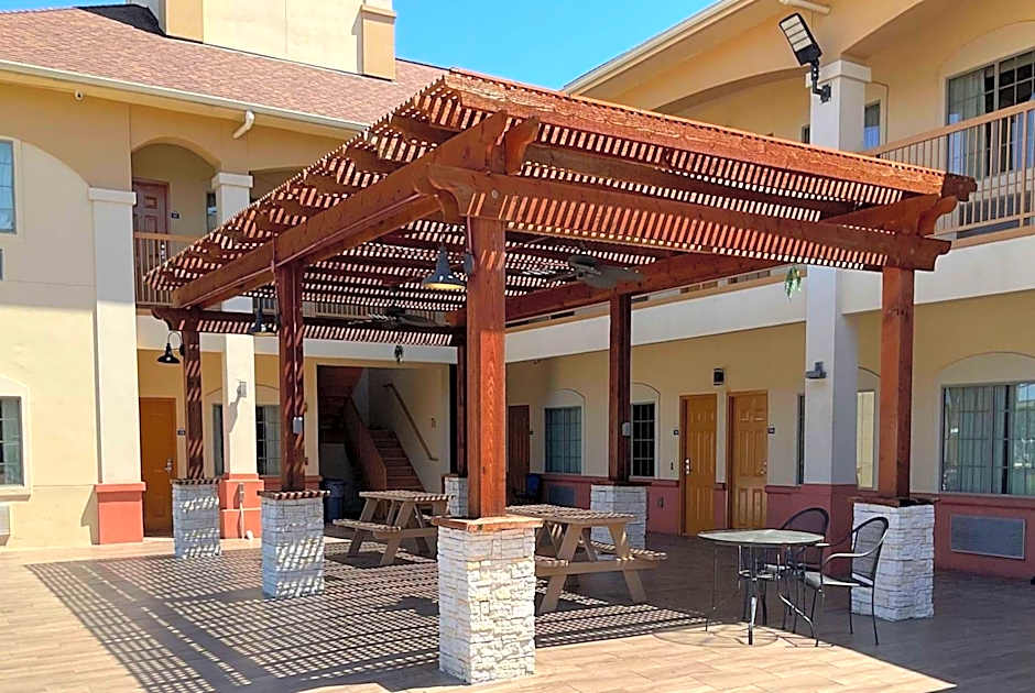 Days Inn by Wyndham Humble/Houston Intercontinental Airport