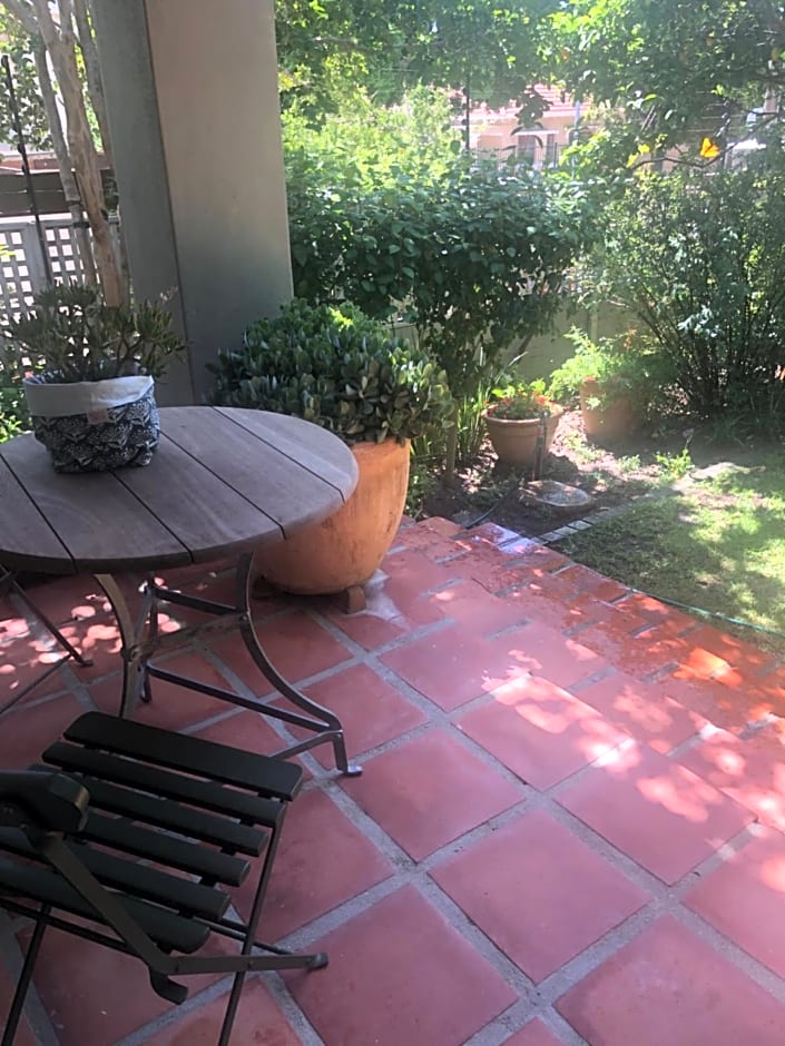 Elton – Cape Town, TX