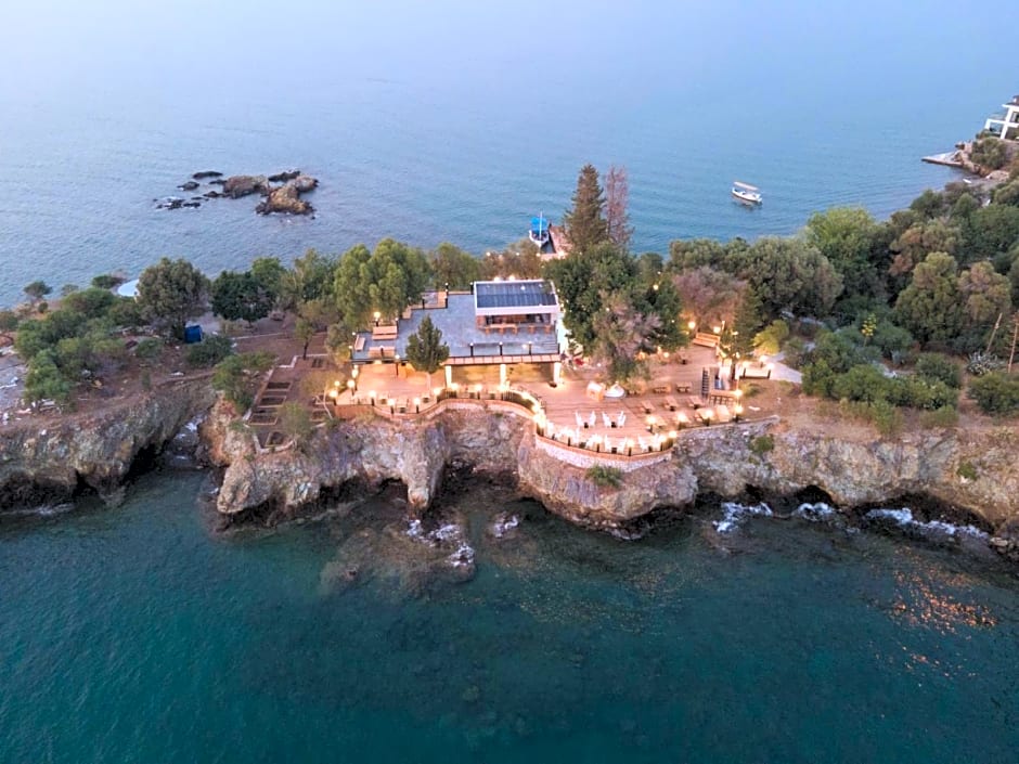 Icon Beach Suites Hotel Sovalye Island