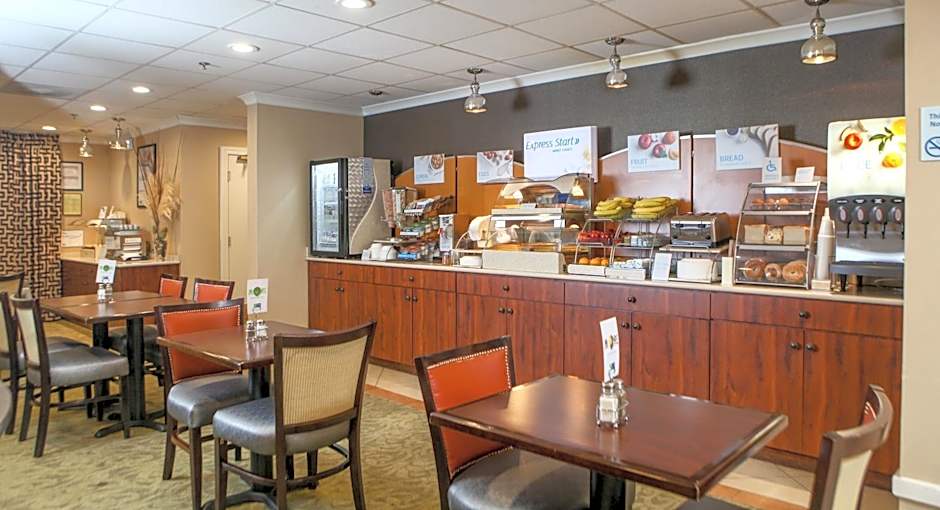 Holiday Inn Express Hotel & Suites - Atlanta/Emory University Area By IHG