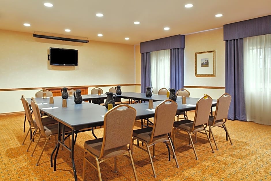 Country Inn & Suites by Radisson, Decatur, IL