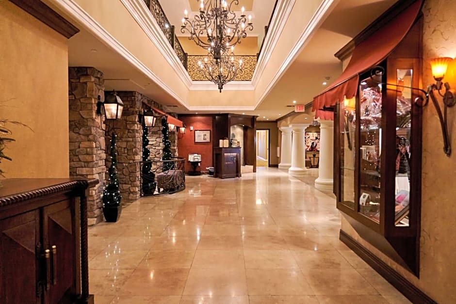 La Bellasera Hotel & Suites
