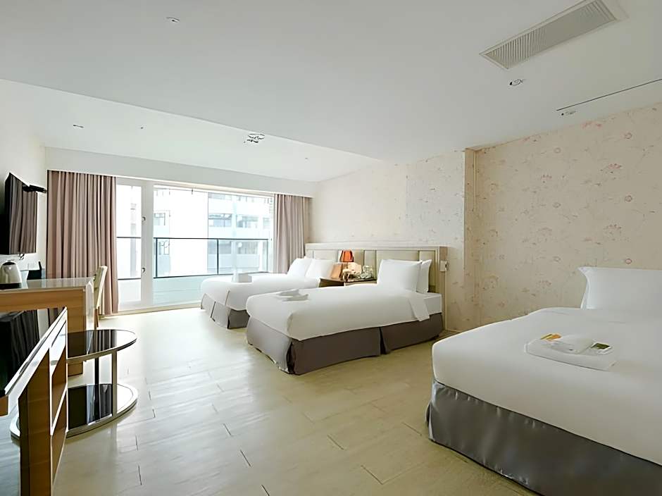 Champs Elysees Hotel