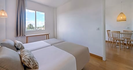 ONE BEDROOM APARTMENT