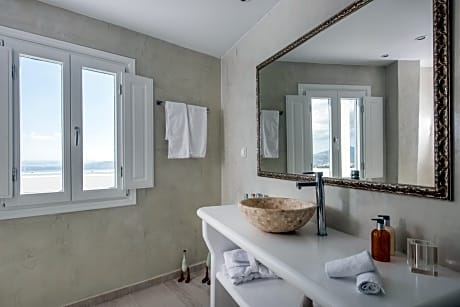 EXECUTIVE SUITE Panoramic Sea View Plunge Pool