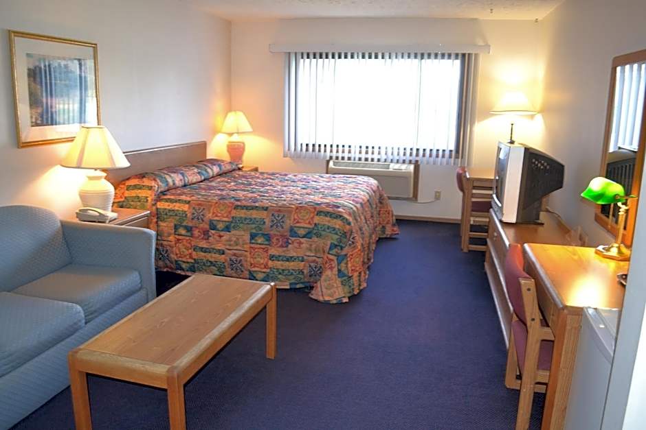Sky Lodge Inn & Suites - Delavan