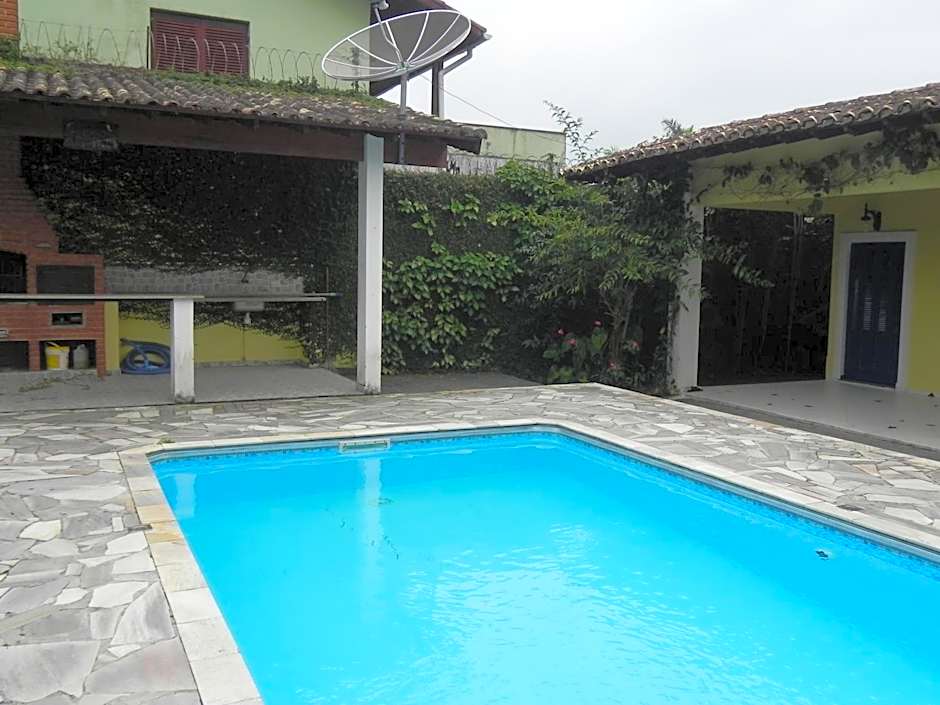 Pé na Areia com Piscina e Churrasqueira - 2 suítes