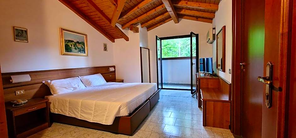 Hotel Montegrino Lakeview