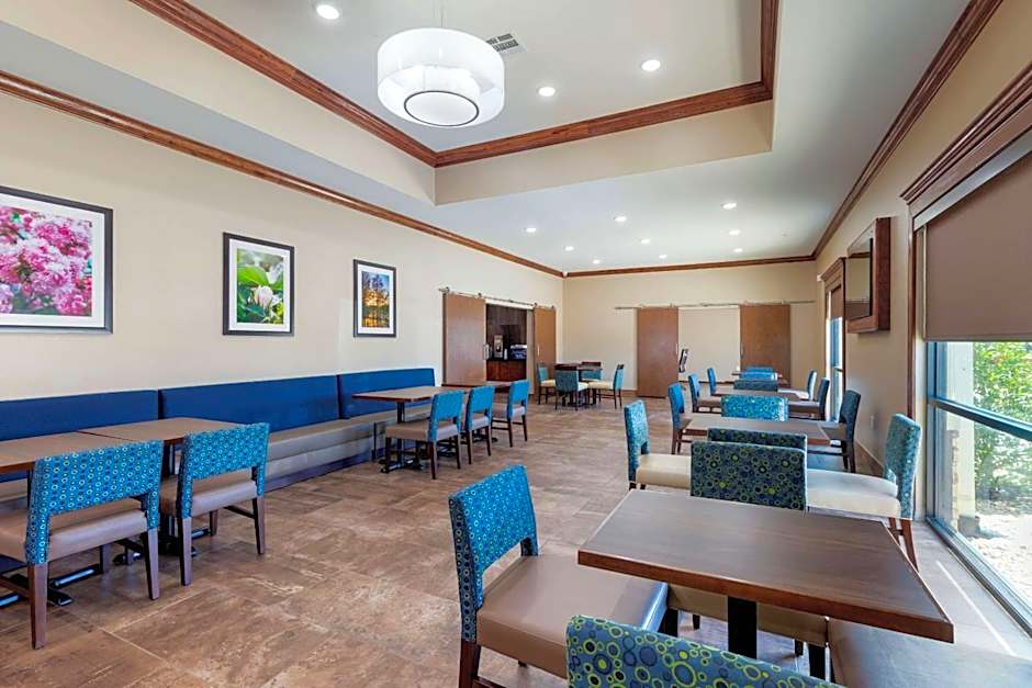 Comfort Suites West Monroe near Ike Hamilton Expo Center