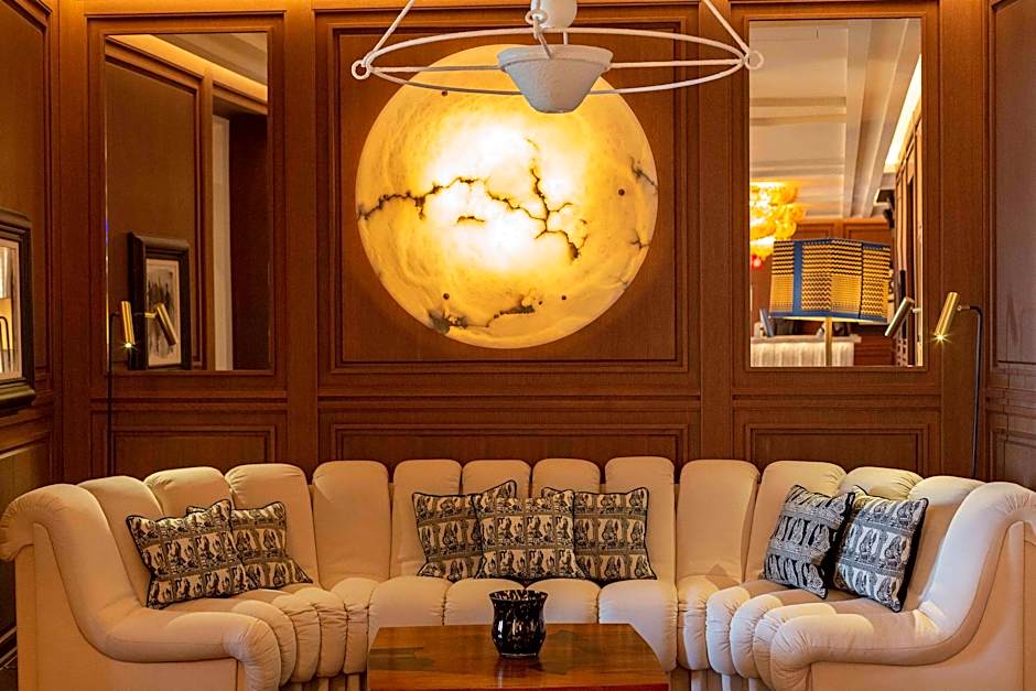 Hotel Montera Madrid, Curio Collection by Hilton